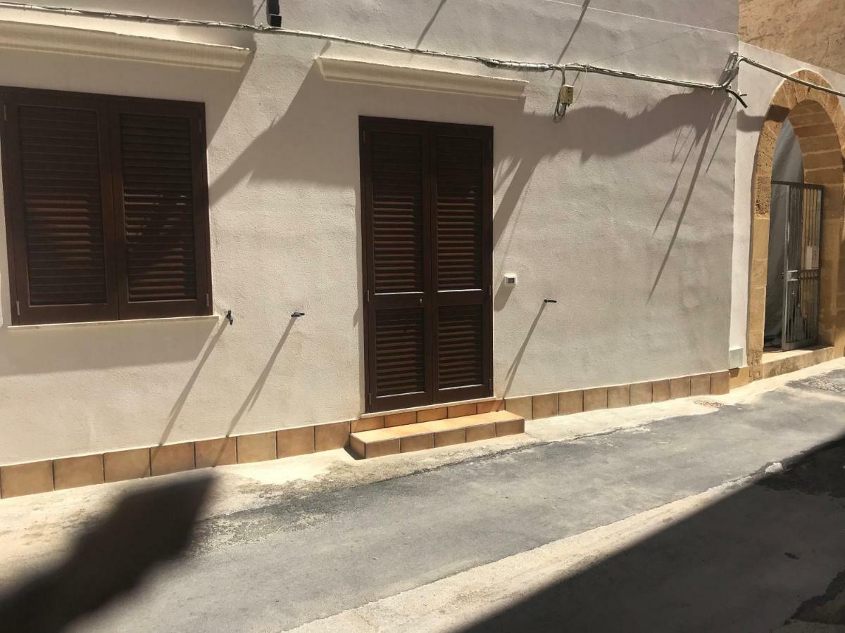 Casa Vacanze Antico Mercato Marsala Esterno foto